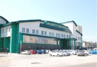 Административное здание банка, площадь 9130 кв. м, кадастровый номер 86:11:0102011:43, а также земельный участок площадь 9135 кв. м, з, кадастровый номер 86:11:0101008:81.